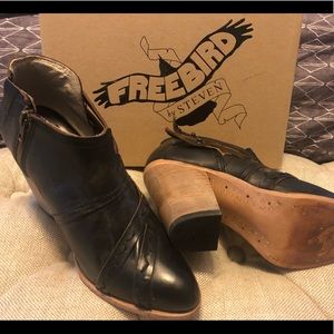 Freebirds black size 10